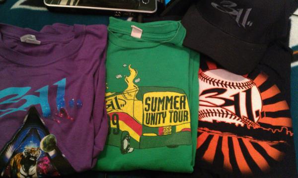 PaulaJ_311's tweet image. Wardrobe: check. #311Day2012