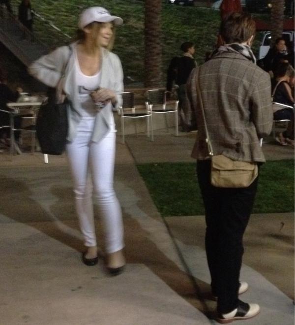 NyxBruce's tweet photo. Beauties in action! Grab some food, good tunes and gloss to set the mood. @downtownartwalk! http://t.co/MpIA0Lqe
