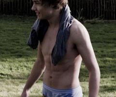 abadoober4's tweet photo. @1DsCarrot Yeah... He's my hero too! But his tweets are grammatically  incorrect. Haha! ;) http://t.co/rhjqQrqy