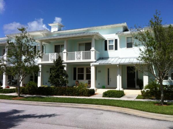 _JessicaNicole_'s tweet image. I am being spoiled with this living situation for ST! I hope his regular season place is 1/2 as nice! #MiLBGfProblems