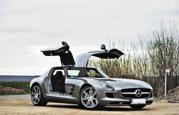 MercedesDaily's tweet photo. The presence of a true AMG http://t.co/OEpetn6B
