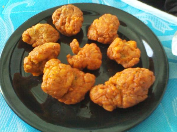 keyanu17's tweet image. I'm eating boneless Buffalo chicken