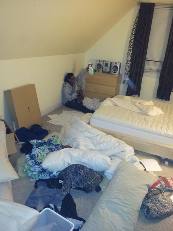 beckalexander37's tweet image. hahaha #projectcleanup @rosie21