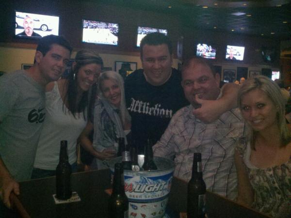 DZR119's tweet photo. Out drinking with the coolest people ever http://t.co/unpD6hux