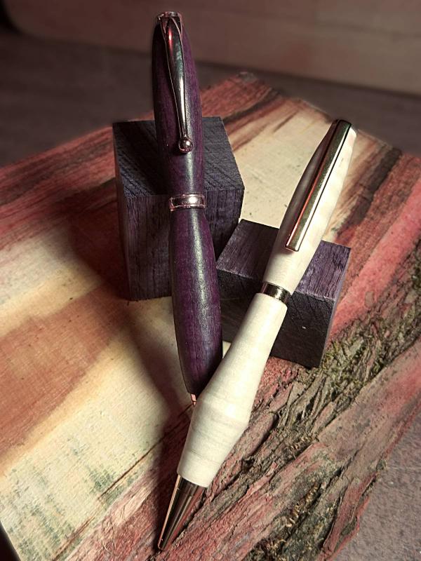 lion6255's tweet photo. @NationwideCraft A one of a kind hand turned wooden Pen http://t.co/CXheVlXD