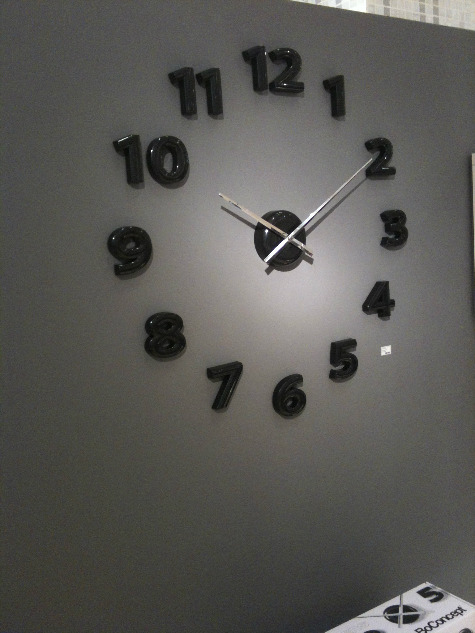 Boconcept 仙台店 در توییتر 壁掛け時計入荷しました ブラックの数字と シルバーの針の組合せがいい感じです 価格は 8 900とリーズナブルなんです 贈り物にも良いですね Http T Co 2nd8cvcq