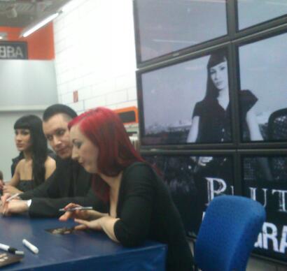 xMelyM's tweet photo. Chris look Crazy http://t.co/gglrVPQA