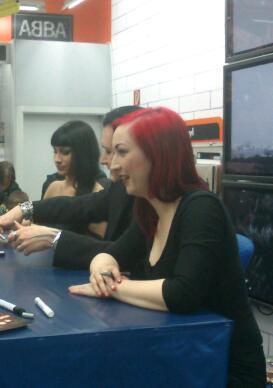 xMelyM's tweet photo. *smile* http://t.co/tXOFXm7A