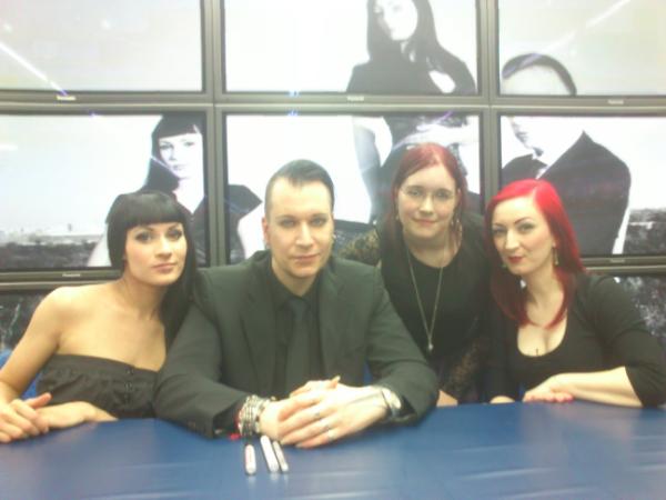 xMelyM's tweet photo. I was so Happy to see Blutengel =) they are the best http://t.co/Nn0PJyR2