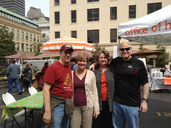 dollarbully's tweet image. What do you do at the SEC Tourney in New Orleans without a team?  Go to the Farmers Market with the Flowers!