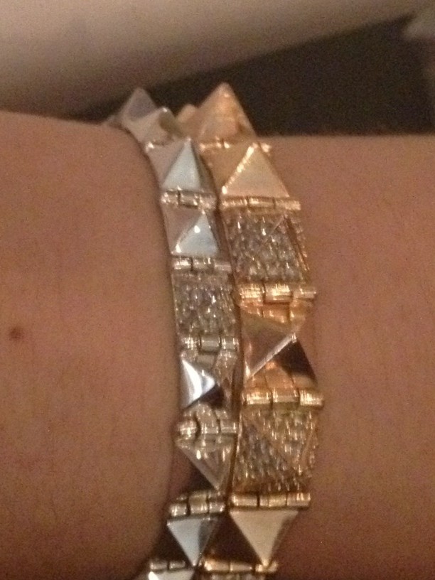 Pyramid Spike Bracelet – DRU.