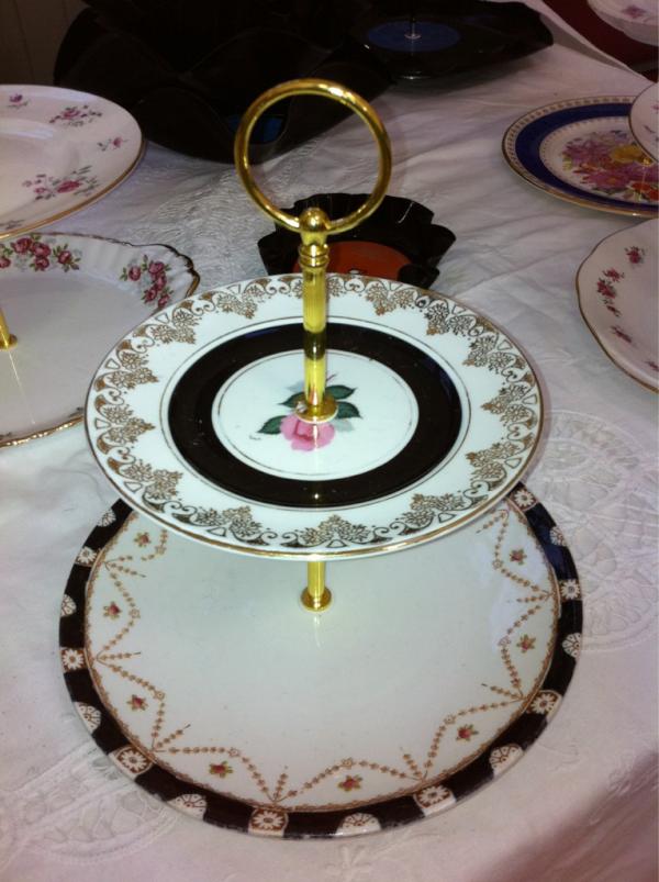 vintageburd's tweet photo. Cake stands from £15 http://t.co/5jDl3fvD