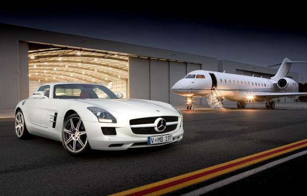 MercedesDaily's tweet photo. Ride in style http://t.co/jeEZQUrw