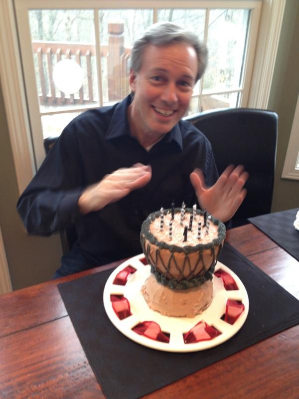 Carlin_Cakes's tweet photo. Dad drumming on his djembe cake for his birthday celebration day. http://t.co/4vIA24Ba