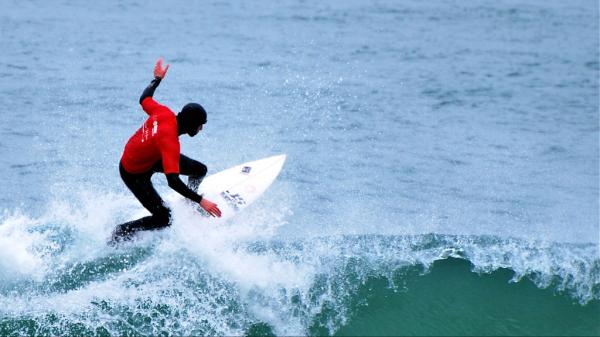 SurferDavidO's tweet photo. Super fun waves at the #Portrushopen and stoked to take the senior title. Everyone was rippin #surfing #surfireland http://t.co/JMLBtolo