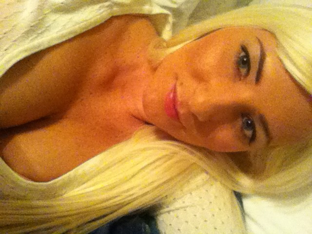 Jus a lil pic of me frm last night... Chillin at my cousin house http://t.co/33pCz4VO<a href="/tag/sexytwitpics"class="tags"><span>#sexytwitpics</span></a><a href="/tag/allstarweekend"class="tags"><span>#allstarweekend</span></a><a href="/tag/allstar2012"class="tags"><span>#allstar2012</span></a>