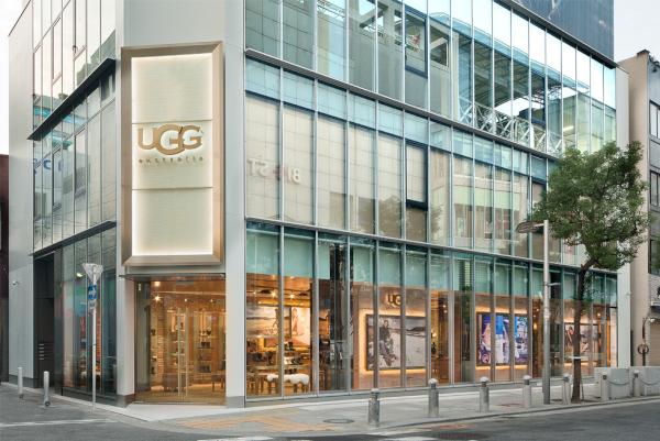 Ugg Japan Twitterissa 当日は セレッソ大阪 の播戸竜二選手 清武弘嗣選手 予定 をお招きしてトークショー 写真撮影会 サイン会などを予定しております Ugg Australia Osakaでの一晩限りのプレミアムな体験 一緒にいかがですか Http T Co Uytwluwh