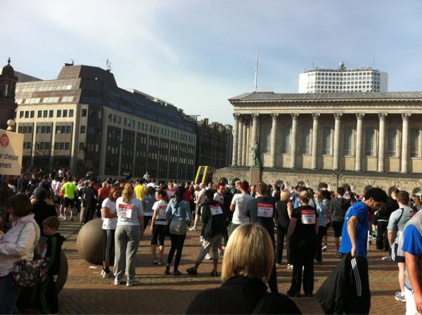 Warm up at #SportReliefMile in #Birmingham this morning for <a href="/bbcwm/">BBC Birmingham & Black Country</a>