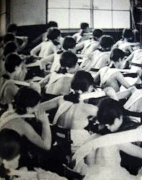 Sabo S Pa Twitter 乾布摩擦で画像検索したら 幼稚園生の画像ばかり出る中 戦時中の女子中学生の乾布摩擦画像が出てきた Http T Co Ljocp1xt Sabo S Pa Twitter 乾布摩擦で画像検索したら 幼稚園生の画像ばかり出る中 戦時中の女子中学生の乾布摩擦画像が出てきた Http T Co Ljocp1xt