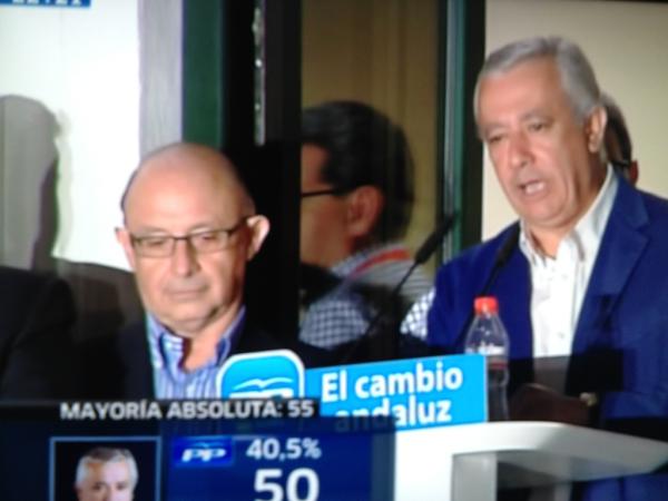 discober's tweet image. La cara de Cristobal Montoro es un poema #eleccionesAndalucia #AND2012 #25M