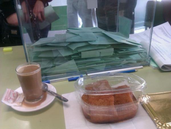 watiwatoon's tweet image. La urna torrijera de sevillanas maneras #and2012 #eleccionesandalucia
