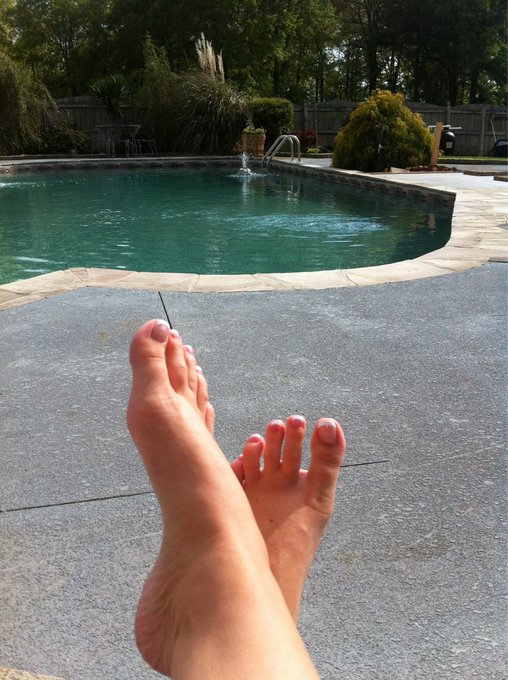 This is how I spent my last day in Alabama.... Chillin by the pool! #SexyFeet #sexytoes http://t.co/<a href="/tag/sexyfeet"class="tags"><span>#sexyfeet</span></a><a href="/tag/sexytoes"class="tags"><span>#sexytoes</span></a>