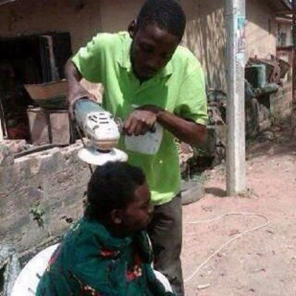 iHateSJD's tweet image. #ItDoesntLookGoodWhen you go to get a haircut &amp;amp; the barber pulls this out..
