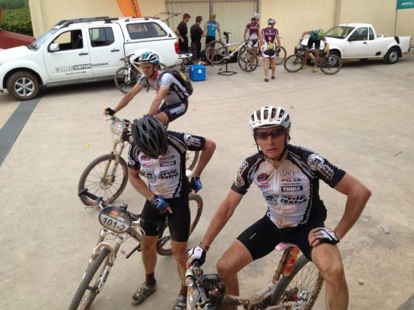 vdwalt63's tweet photo. Wow Leigh and Gerald are doing well ! Saw them at 1 st water table ! Looking good ... But big climbs is starting ! http://t.co/JzPbA6DG