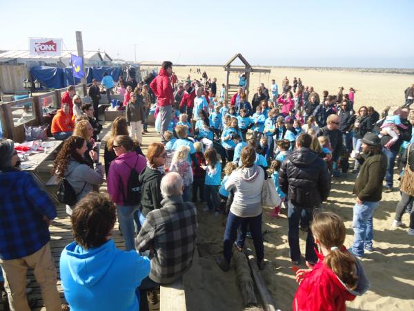 Jerome31_FR's tweet image. #IO2012 Scheveningen with a lot of children ... VERY NICE ! Bravo :)