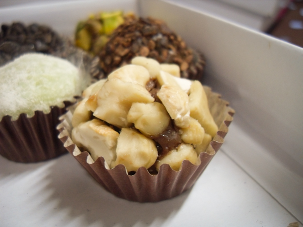 divinobrig's tweet photo. Já estamos atendendo! Quem quer brigadeiro aí? HUMMMMM http://t.co/ZwI5TOAJ