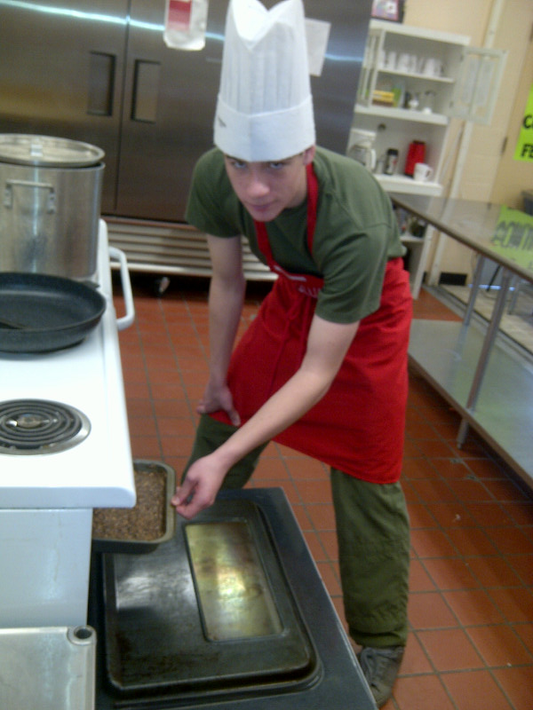 PhonePro_ca's tweet image. Having a good time with my son and the crew @brownbaggingit Lunches made for the hungry kidlets.