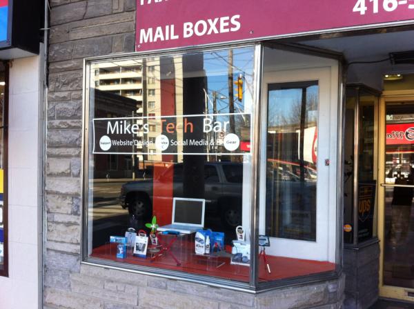 MikesMacSolutns's tweet photo. Clean and attractive new Windows thanks to the hard work (in the cold might I add) of The Display Attic(s) Thanks Lana! http://t.co/yxDYS4hs