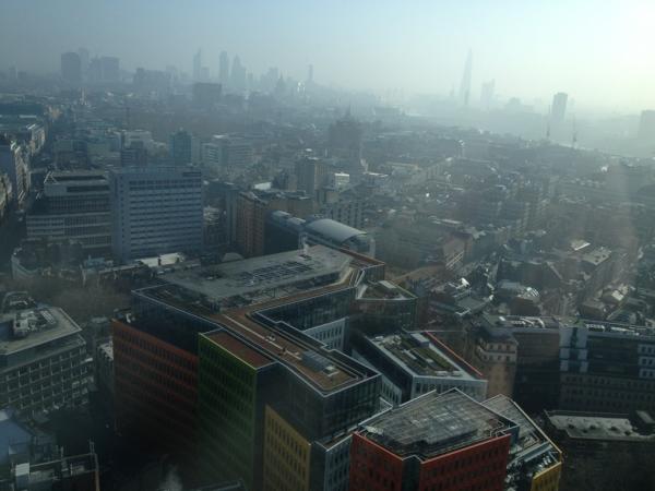rwang0's tweet photo. Here's the view atop the #paramountbar #centrepoint #lonlife http://t.co/b6usE3F7