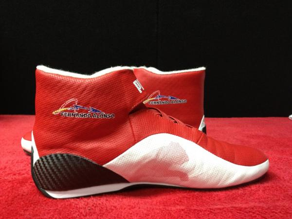 alo_oficial's tweet photo. Ya está todo listo para mañana, a descansar ahora ..
Everything is ready for tomorrow, some rest now ..#forzaferrari http://t.co/Z34TO4Xr