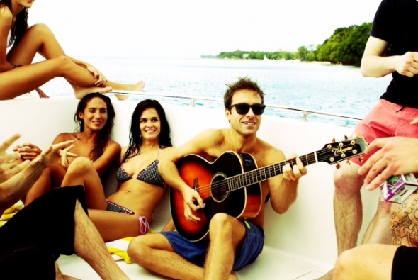 FCSimplePlanSul's tweet image. Eles devem ter odiado fazer esse video pra Summer Paradise neh?