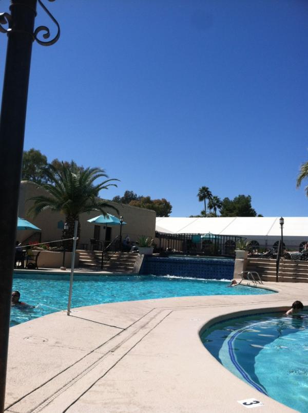 pear_izzz's tweet image. Im going to work in the rain &amp;amp; my bf is enjoying this... #MiLBgfproblems #sojealous