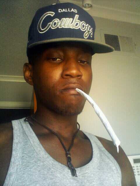 illPhil718_'s tweet image. #PaperKing...i fuck wit weed da looonnnngggg way
0_o ¡Sha-Pow!