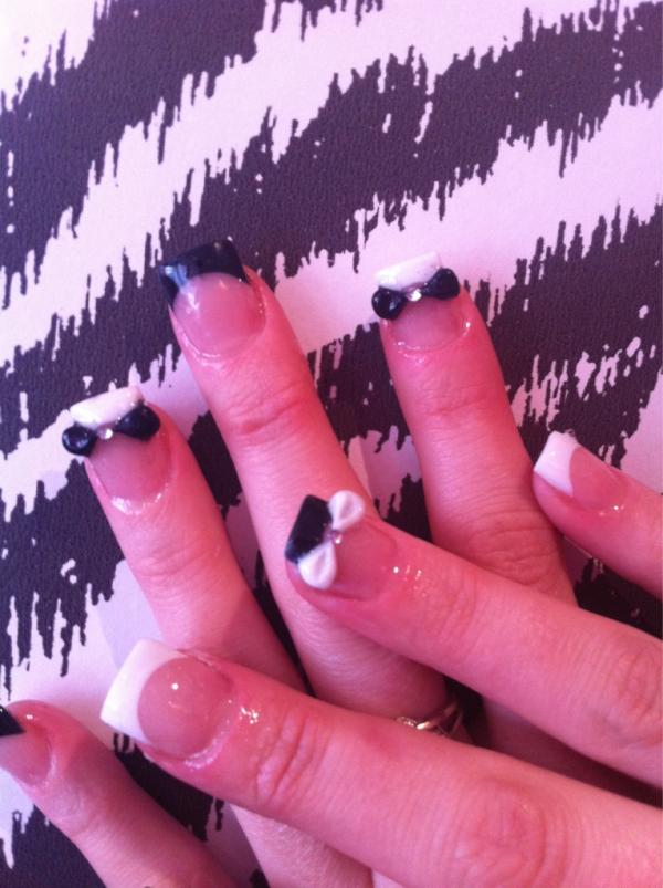 TheBeautyBout's tweet photo. Black &amp; White @Katie_lee_123 @Lois_Williams16 @xXxGemGxXx http://t.co/CJbadm8Q