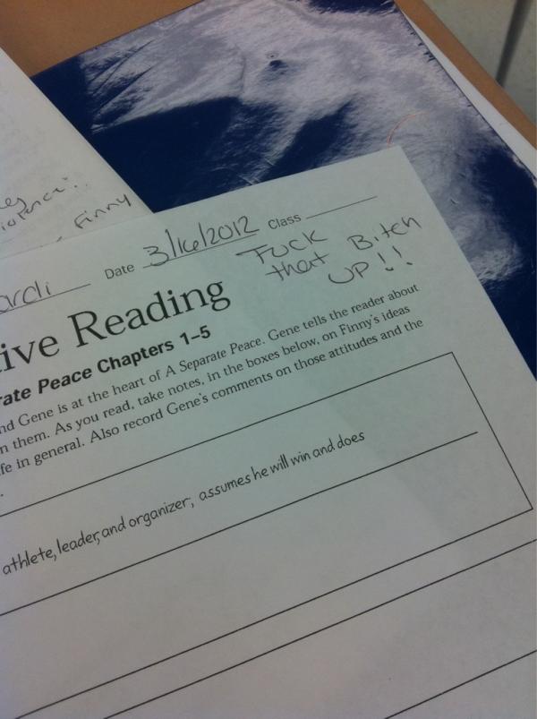 angiieepangiie's tweet image. Lmfao yeah thats wat goes on my english tests ahahah idek wats goin on in the book #iDontRead