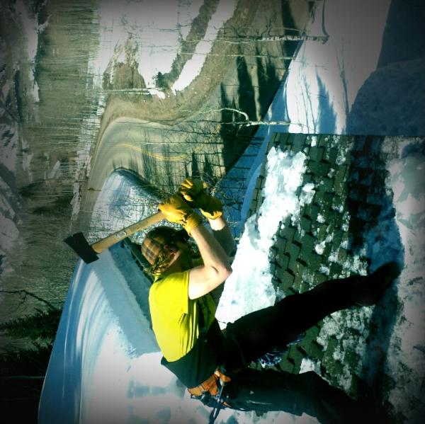 PowderChris's tweet photo. Roof clearing up in snowmass with @backcountrycom , @stoicgear and @grizzlewill! http://t.co/LEgAMSVJ