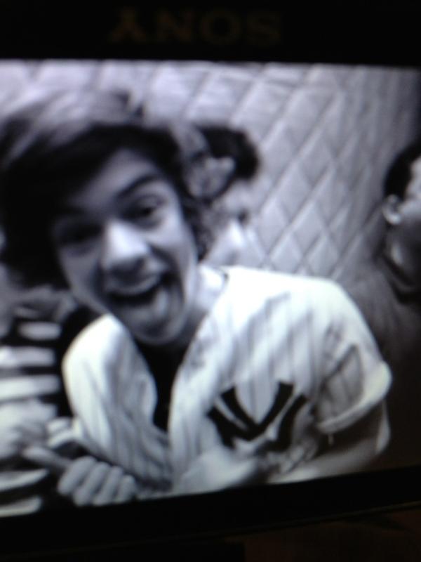 Harry_Styles's tweet photo. I wonder if I look like a tourist? http://t.co/xeHRbEbv