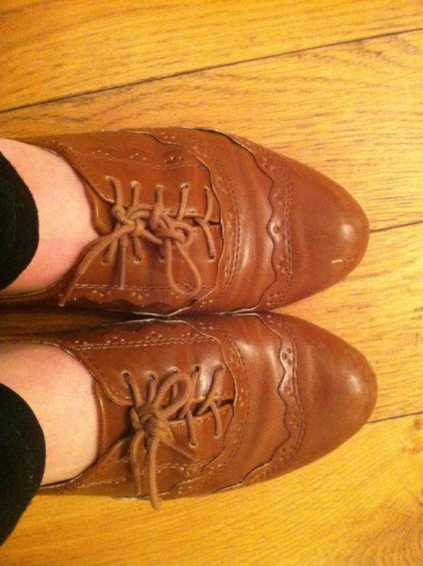 Sioned_P's tweet image. Just reminded myself why I never wear my Primani shoes #heelsinbits #noplasters #backtothebackofthecupboard