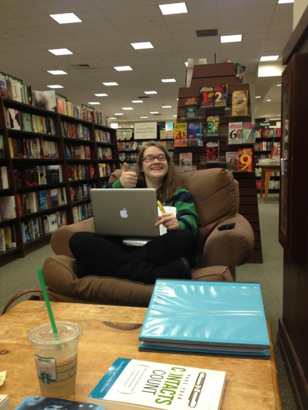 Haazym0do's tweet image. just some hipster hanging out at B&amp;amp;N #chill #apeuroproblems