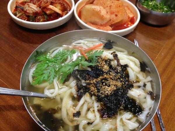 hamsang's tweet photo. 옥교동 소문칼국수 http://t.co/U2DjfvEF