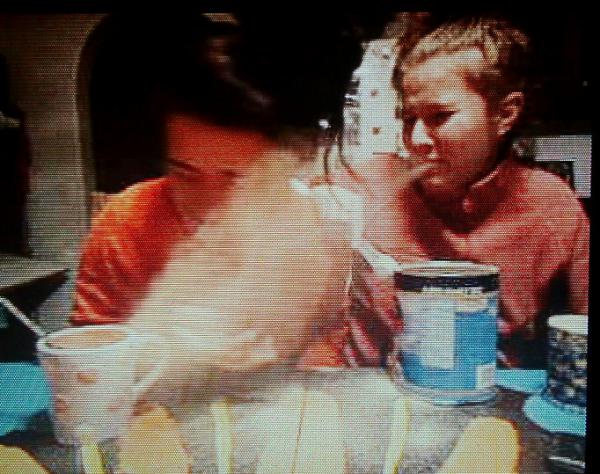 AylaSchulz's tweet image. This is why @valerie_ak is my best friend. #hotchocolatechallenge