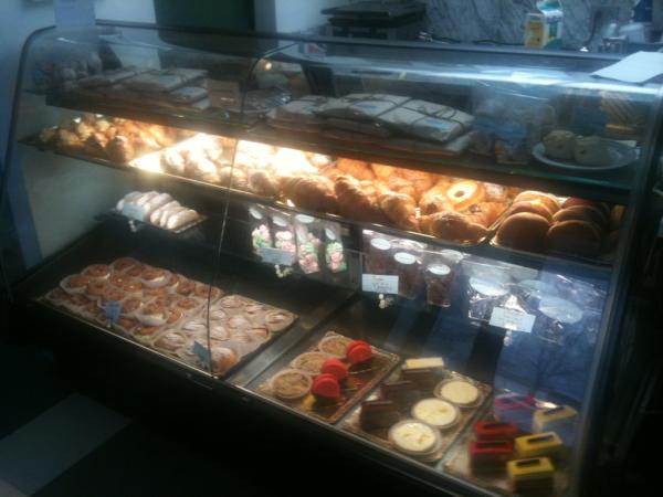 lacornetteria's tweet image. Cornetti, zeppole, cannoli, bomboloni, pastries and sfogliatelle we have it all this morning #glorioussaturday