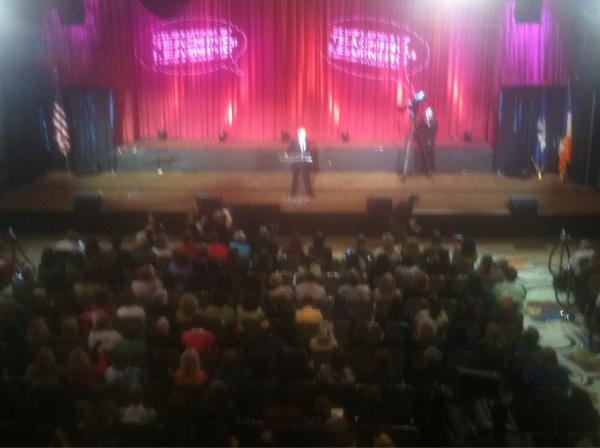 fsgbooks's tweet photo. Michael Sandel (@JusticeHarvard) with 2600 educators at @The_Celebration #CTL2012 http://t.co/kIY11KiC