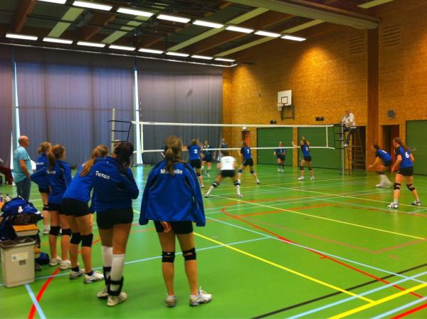 Goed bezig meiden: het staat 2-1 voor #vvwestenholteD2 #deltion #volleybal