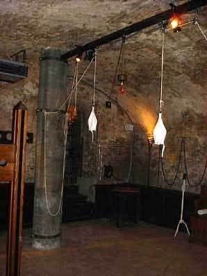 Fetish_Cafe's tweet photo. The dungeon :-) http://t.co/swKdHNx4
