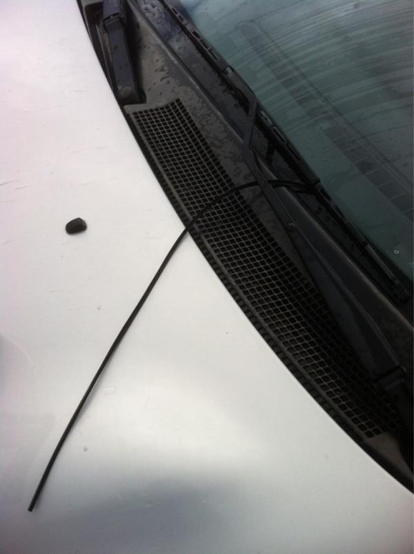 zachbradley93's tweet image. @CorySimpson81 @silFscope and this is why I couldn&apos;t see #timeforsomerepairs